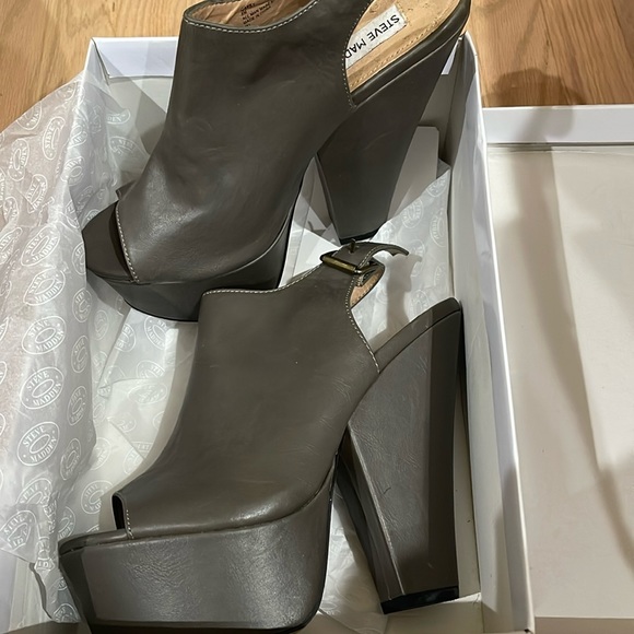 Steve Madden Size 8 Grey Chunky heels - Picture 1 of 4